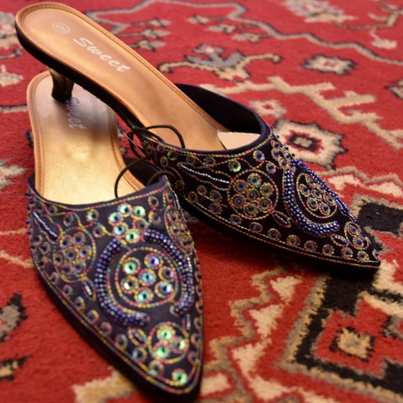 Sweet Shoes - Beaded Kitten Heels